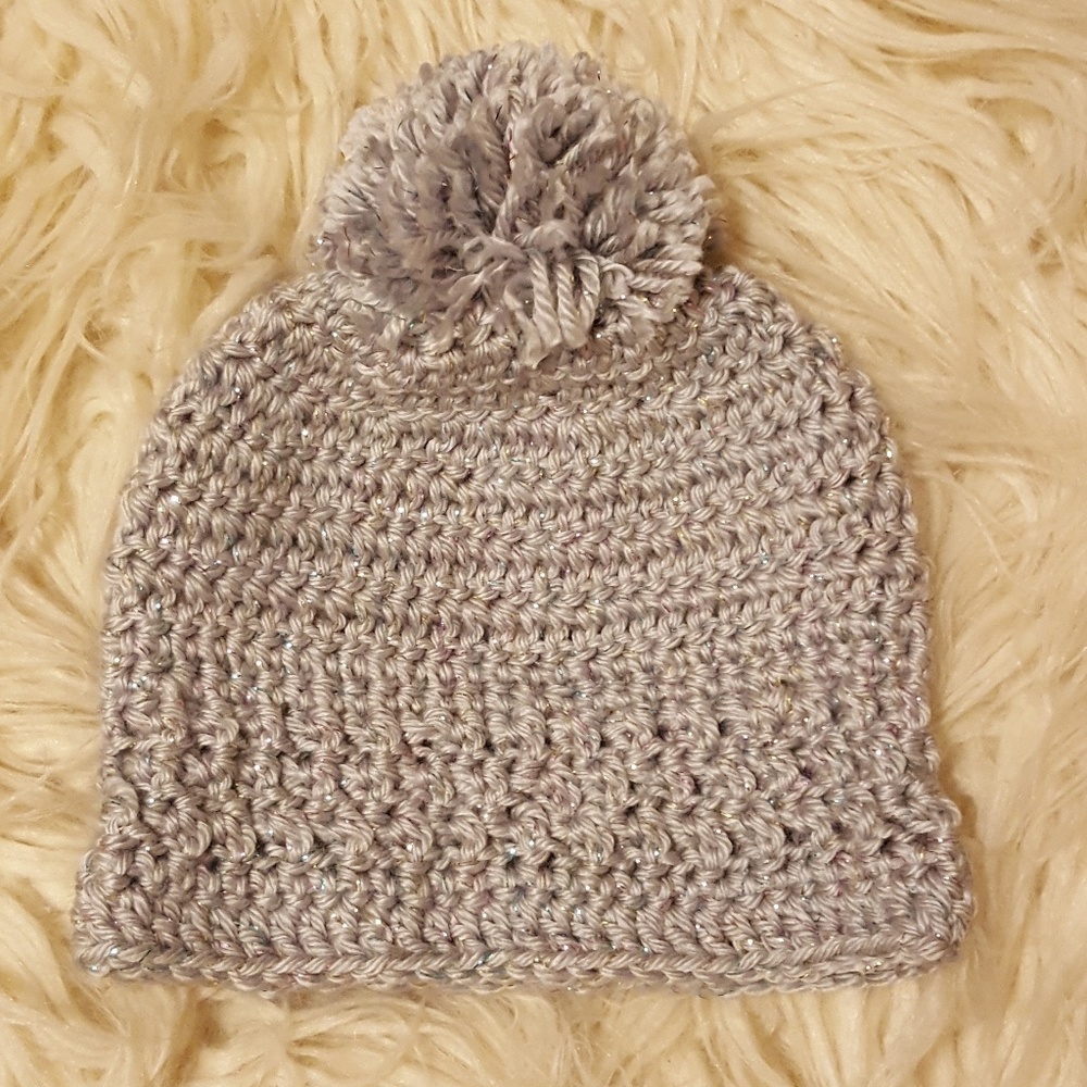 Beanies/single pom/double pom/messy bun